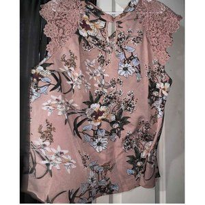5 for $20! Plus Keyhole Neck Guipure Lace Sleeve Floral Top